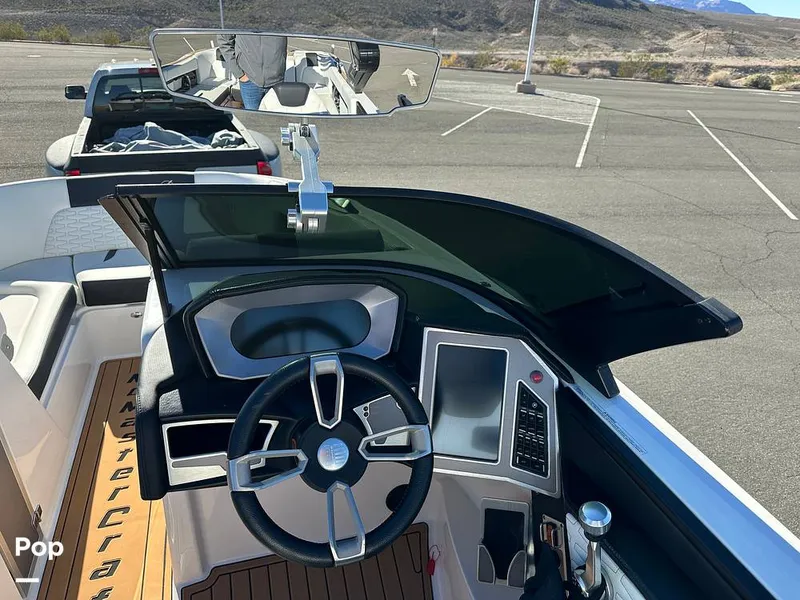 Slide: The Image of Mastercraft X24 2024 - 16171026