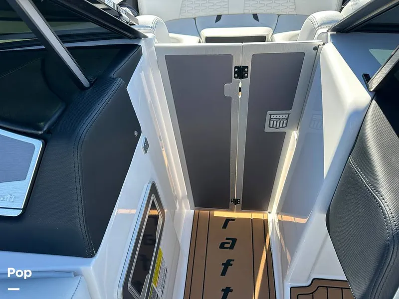 Slide: The Image of Mastercraft X24 2024 - 16171028