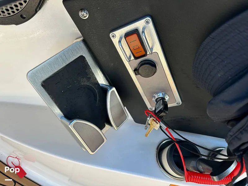 Slide: The Image of Mastercraft X24 2024 - 16171037