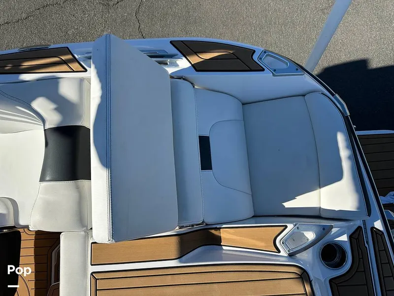 Slide: The Image of Mastercraft X24 2024 - 16171053