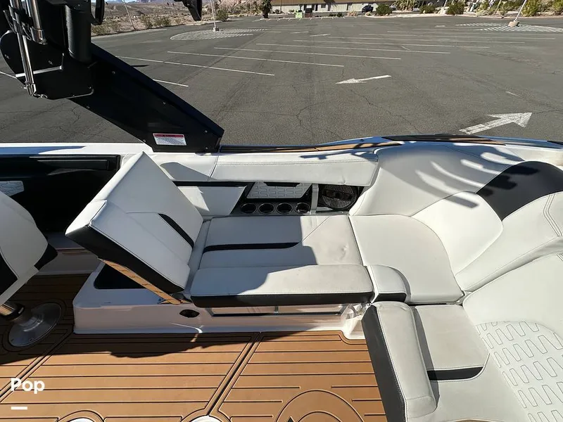 Slide: The Image of Mastercraft X24 2024 - 16171056