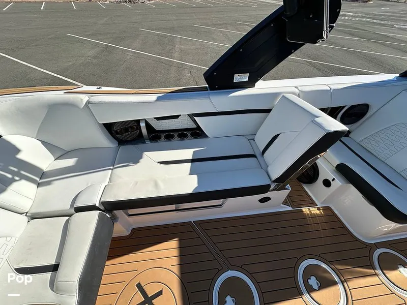 Slide: The Image of Mastercraft X24 2024 - 16171057