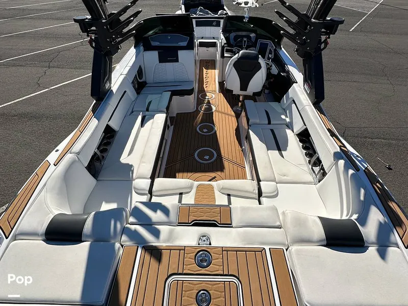 Slide: The Image of Mastercraft X24 2024 - 16171007