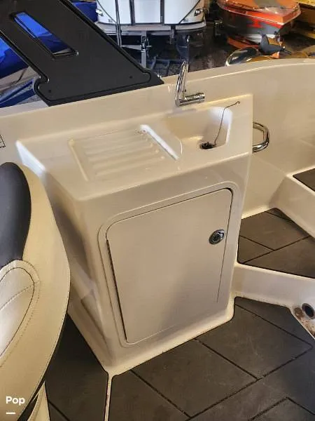 Slide: The Image of Bayliner DX 2250 2022 - 16198144