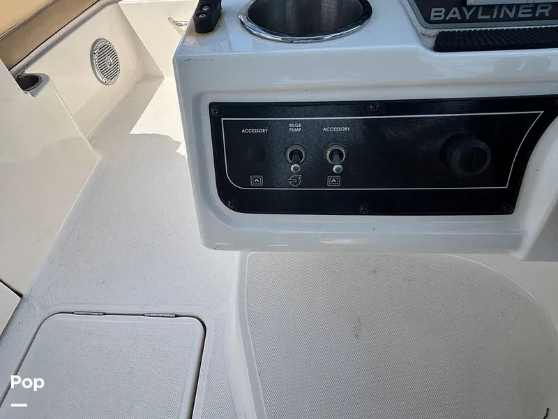 Slide: The Image of Bayliner DX2200 2024 - 15871951