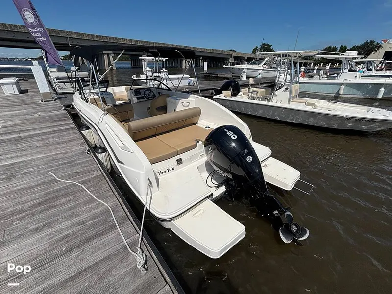 Slide: The Image of Bayliner DX2200 2024 - 15871975