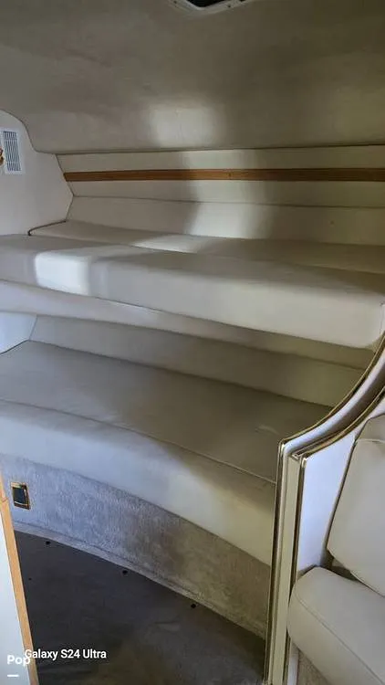 Slide: The Image of Sea Ray 400 Express Cruiser 1997 - 16231194