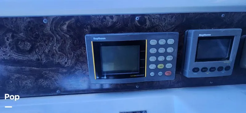 Slide: The Image of Sea Ray 400 Express Cruiser 1997 - 16268799