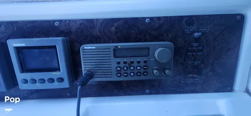 Slide: The Image of Sea Ray 400 Express Cruiser 1997 - 16268801