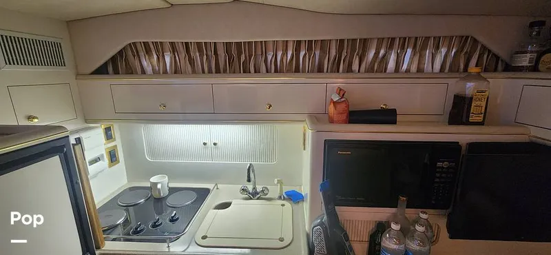 Slide: The Image of Sea Ray 400 Express Cruiser 1997 - 16268810