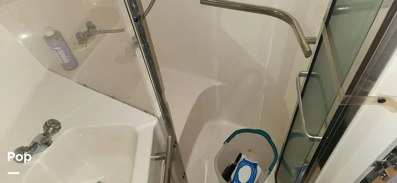 Slide: The Image of Sea Ray 400 Express Cruiser 1997 - 16268819