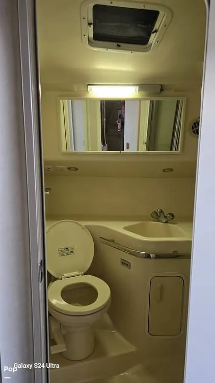 Slide: The Image of Sea Ray 400 Express Cruiser 1997 - 16231188