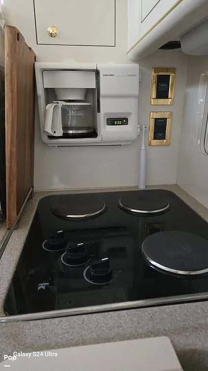 Slide: The Image of Sea Ray 400 Express Cruiser 1997 - 16231190