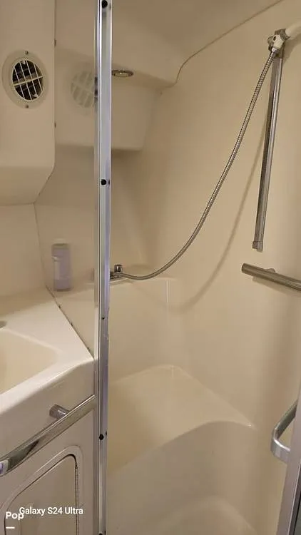 Slide: The Image of Sea Ray 400 Express Cruiser 1997 - 16231192