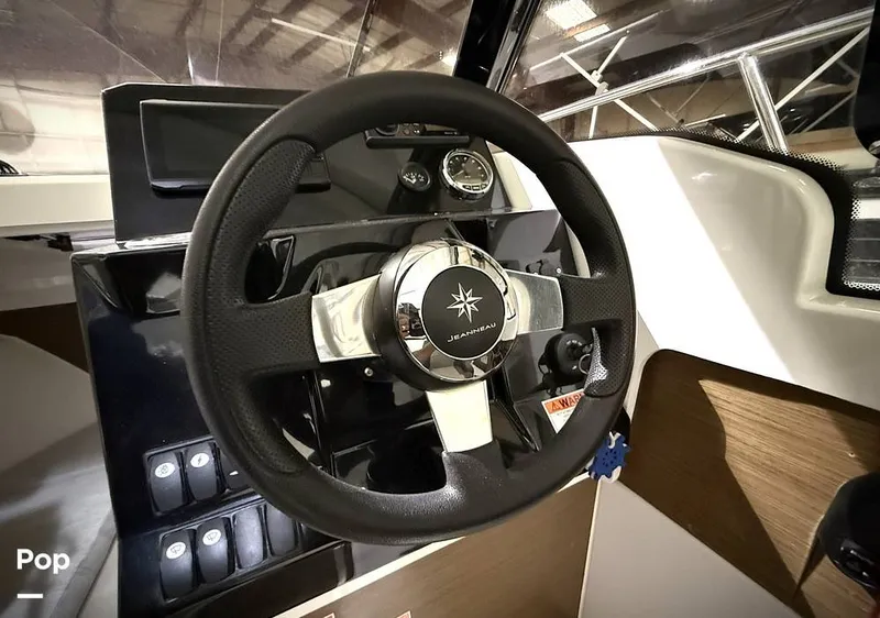 Slide: The Image of Jeanneau NC Weekender 695 Series 2 2021 - 15878471