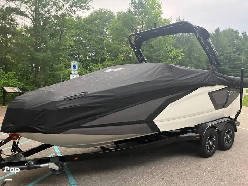 Slide: The Image of Heyday Wake Boats WT-2DC 2023 - 15880243