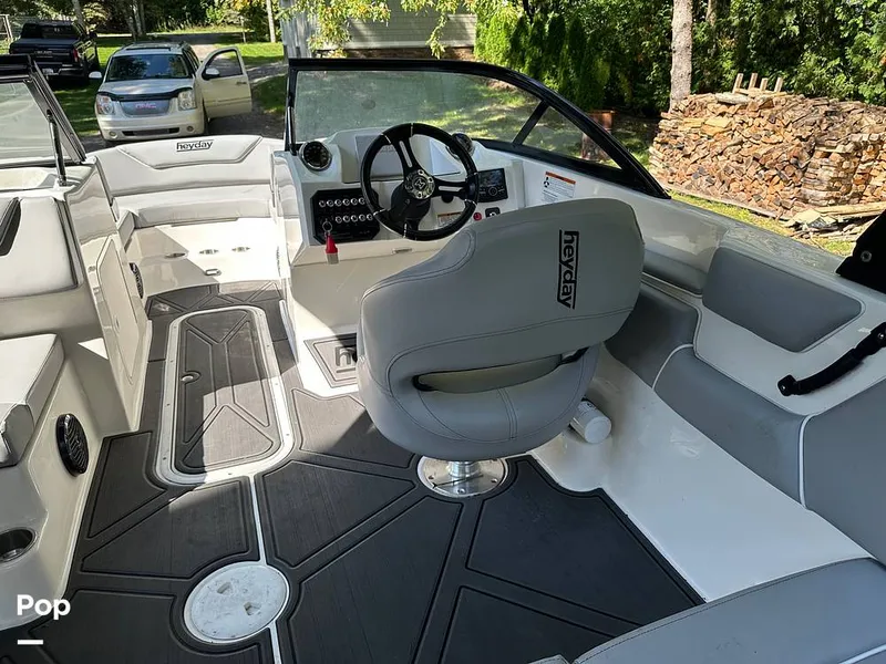 Slide: The Image of Heyday Wake Boats WT-2DC 2023 - 15914094