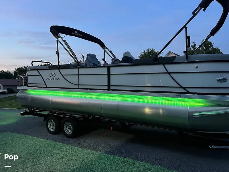 Slide: The Image of Veranda VR25RC 2023 - 16099709