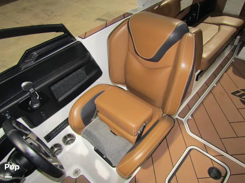 Slide: The Image of Malibu Wakesetter 25 LSV 2022 - 15969588