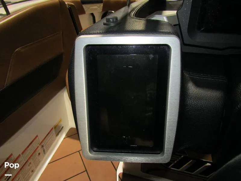 Slide: The Image of Malibu Wakesetter 25 LSV 2022 - 15969592