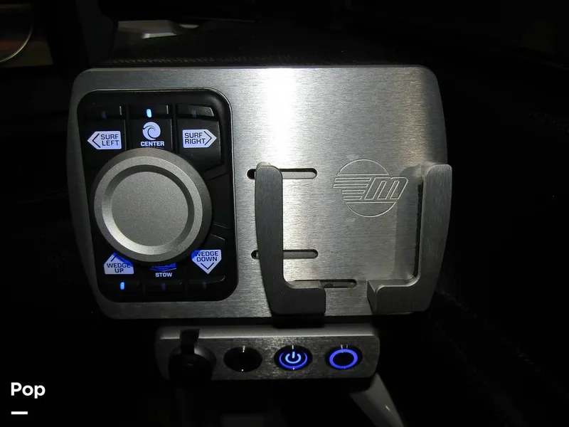 Slide: The Image of Malibu Wakesetter 25 LSV 2022 - 15969598