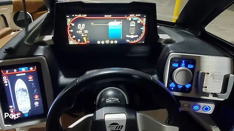 Slide: The Image of Malibu Wakesetter 25 LSV 2022 - 15969375