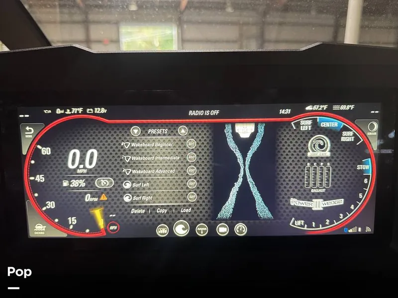 Slide: The Image of Malibu Wakesetter 25 LSV 2022 - 15969648