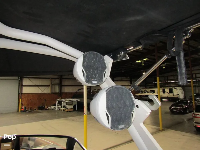 Slide: The Image of Malibu Wakesetter 25 LSV 2022 - 15969610