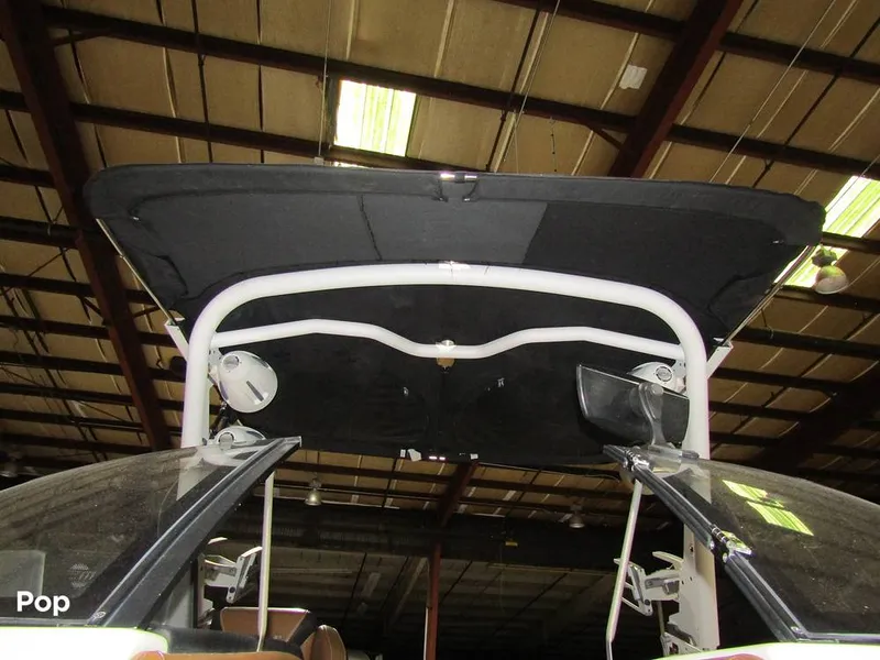 Slide: The Image of Malibu Wakesetter 25 LSV 2022 - 15969611