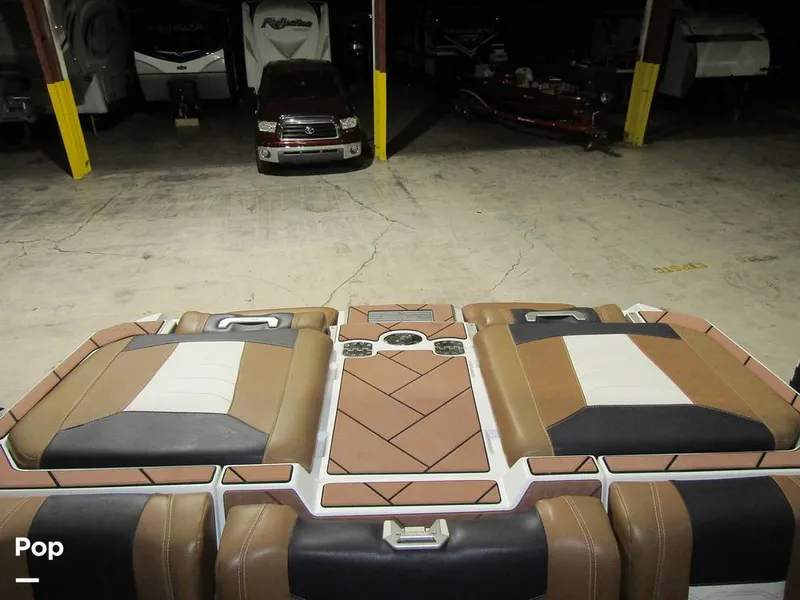 Slide: The Image of Malibu Wakesetter 25 LSV 2022 - 15969613