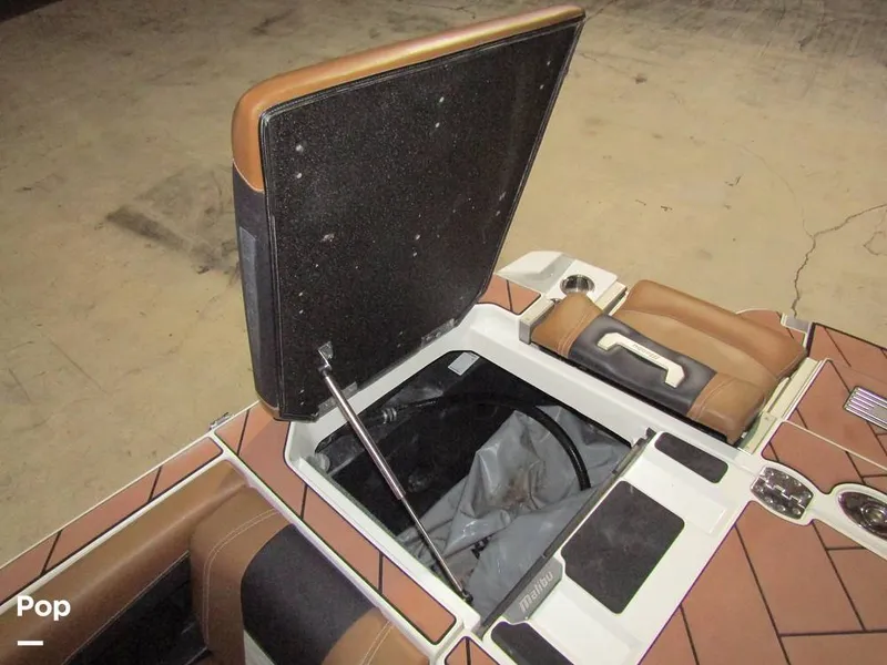 Slide: The Image of Malibu Wakesetter 25 LSV 2022 - 15969614