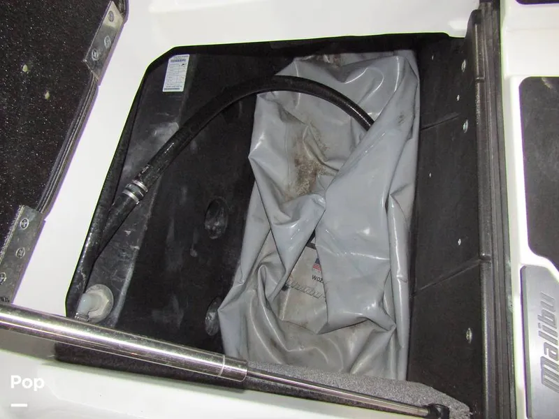 Slide: The Image of Malibu Wakesetter 25 LSV 2022 - 15969615