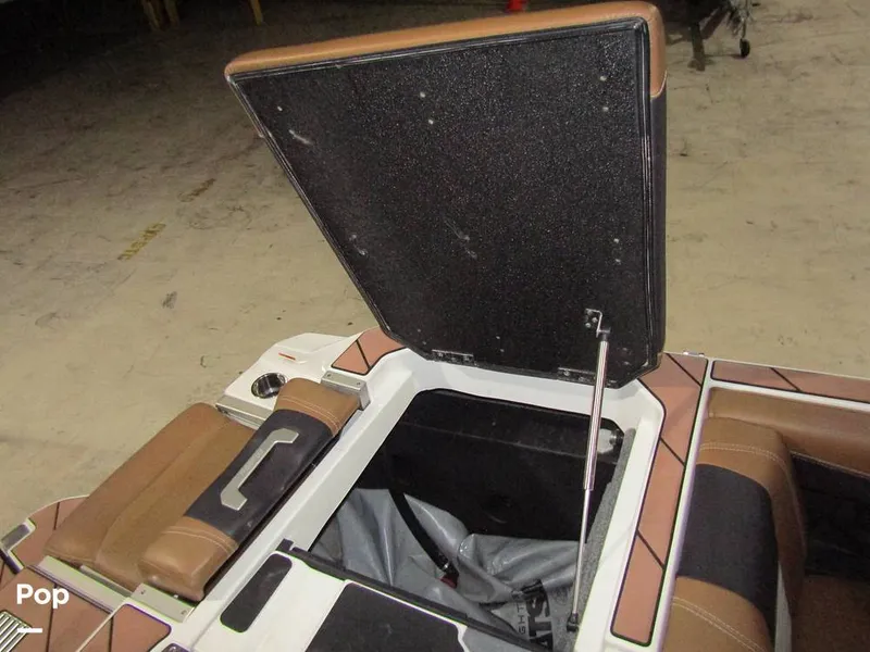 Slide: The Image of Malibu Wakesetter 25 LSV 2022 - 15969616