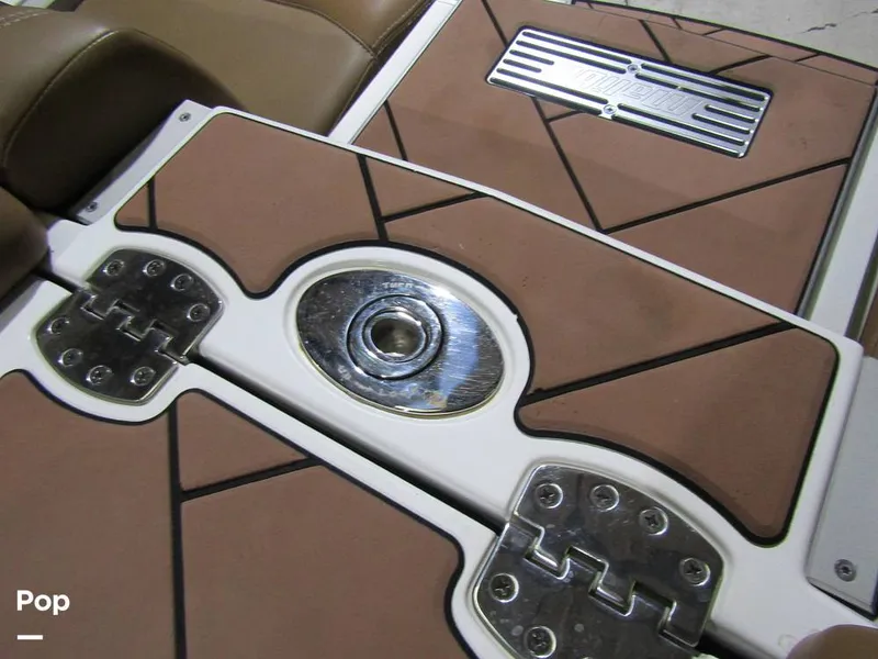 Slide: The Image of Malibu Wakesetter 25 LSV 2022 - 15969630