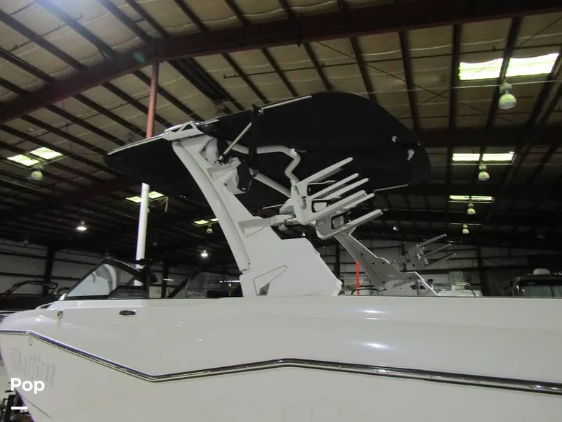 Slide: The Image of Malibu Wakesetter 25 LSV 2022 - 15969488