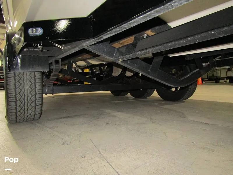 Slide: The Image of Malibu Wakesetter 25 LSV 2022 - 15969414