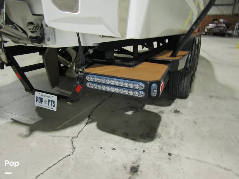 Slide: The Image of Malibu Wakesetter 25 LSV 2022 - 15969425