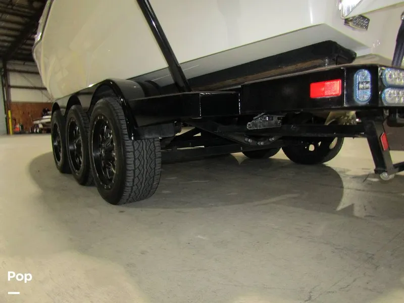 Slide: The Image of Malibu Wakesetter 25 LSV 2022 - 15969427