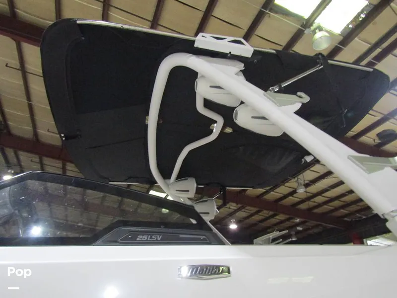 Slide: The Image of Malibu Wakesetter 25 LSV 2022 - 15969491