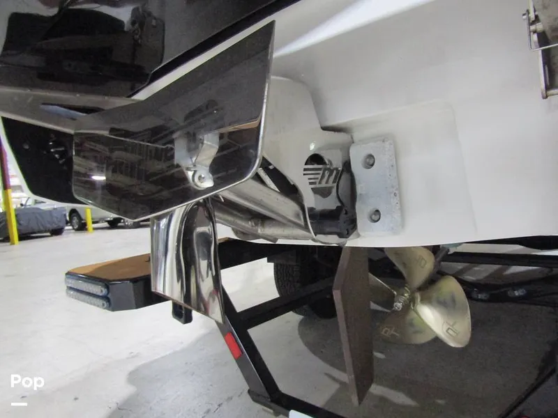 Slide: The Image of Malibu Wakesetter 25 LSV 2022 - 15969458