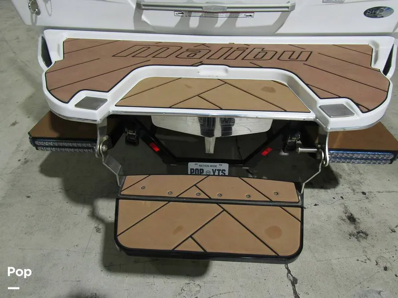Slide: The Image of Malibu Wakesetter 25 LSV 2022 - 15969468
