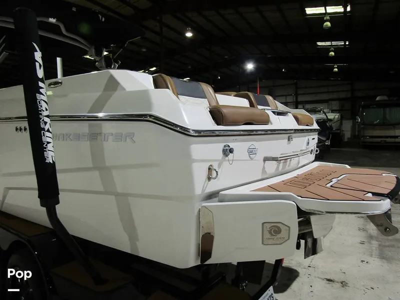 Slide: The Image of Malibu Wakesetter 25 LSV 2022 - 15969471