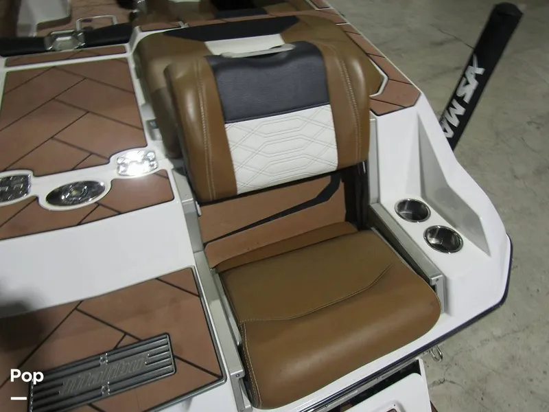 Slide: The Image of Malibu Wakesetter 25 LSV 2022 - 15969635