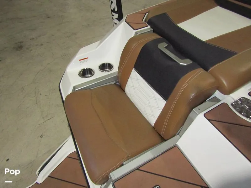 Slide: The Image of Malibu Wakesetter 25 LSV 2022 - 15969638