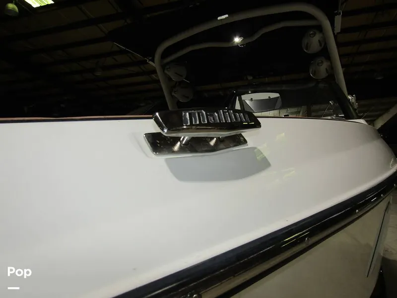 Slide: The Image of Malibu Wakesetter 25 LSV 2022 - 15969497