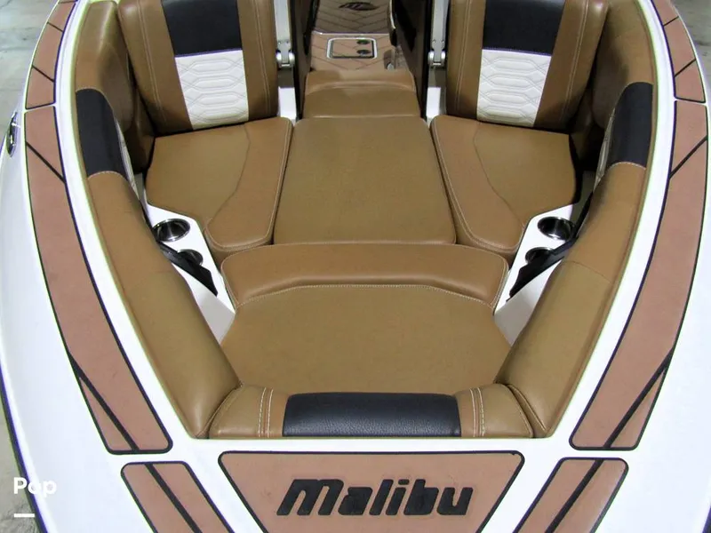 Slide: The Image of Malibu Wakesetter 25 LSV 2022 - 15969499