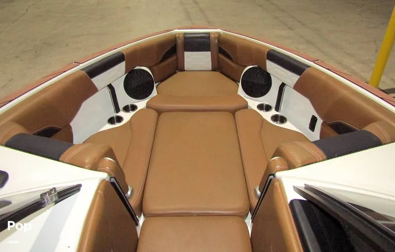 Slide: The Image of Malibu Wakesetter 25 LSV 2022 - 15969502