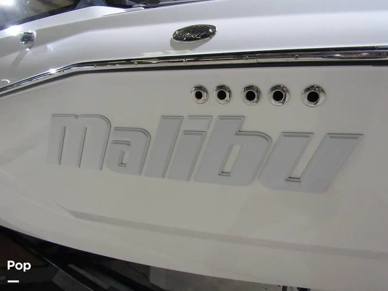 Slide: The Image of Malibu Wakesetter 25 LSV 2022 - 15969451