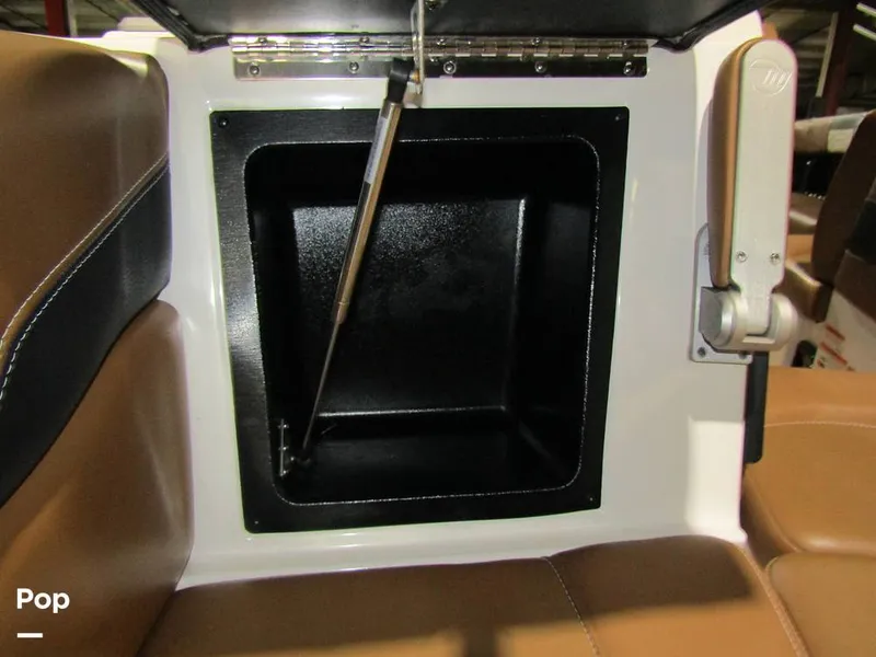 Slide: The Image of Malibu Wakesetter 25 LSV 2022 - 15969518