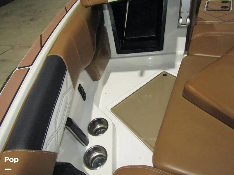 Slide: The Image of Malibu Wakesetter 25 LSV 2022 - 15969519